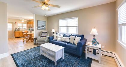 Cozy Villas Cottage w/ Deck, 1/2 Block to Beach!
