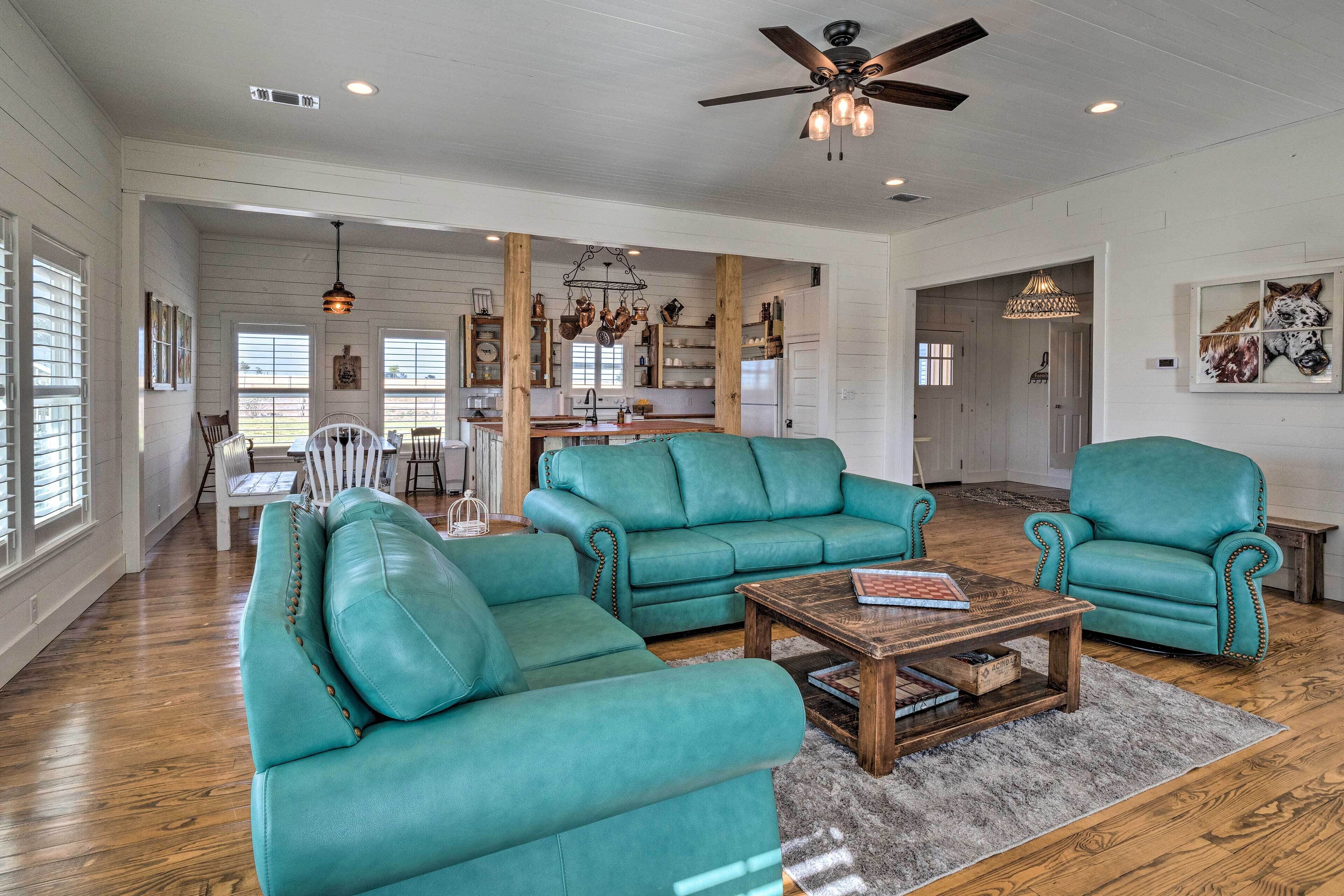 House (4 Bedrooms) | Interior