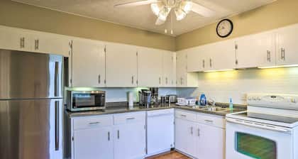Family-friendly Omaha Home ~ 5 Mi to Dtwn!