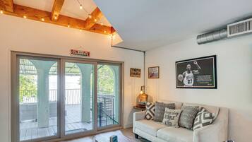 Apartment (3 Bedrooms) | Front of property