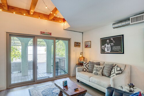 7 Mi to Winery: Lakefront Rockwall Home w/ Deck