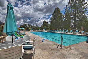 Apartment (3 Bedrooms) | Interior - Flagstaff Townhome w/ View, Country Club Amenities (Flagstaff)