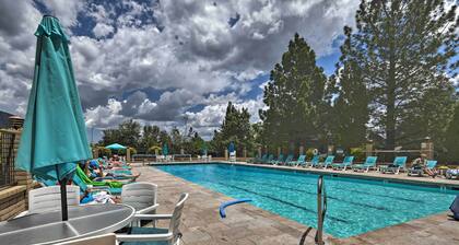 Flagstaff Townhome w/ View, Country Club Amenities