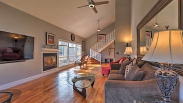 Apartment (3 Bedrooms) | Front of property