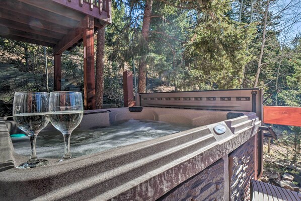 Interior - Expansive Mountain Retreat w/ Views of Pikes Peak! (Woodland Park)
