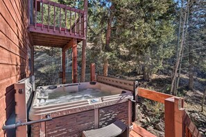 Interior - Expansive Mountain Retreat w/ Views of Pikes Peak! (Woodland Park)