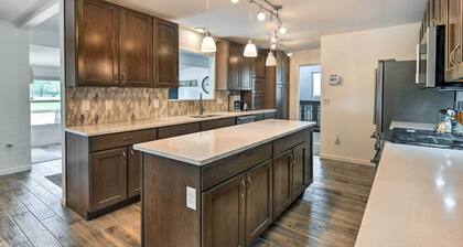 Upscale Sun City Home on South Golf Course