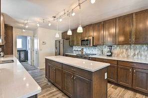 Interior - Upscale Sun City Home on South Golf Course (Sun City)