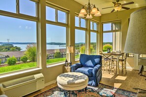 TV - Branson Condo w/ Table Rock Lake Views, Near Strip (Branson)