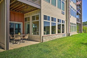 Interior - Branson Condo w/ Table Rock Lake Views, Near Strip (Branson)