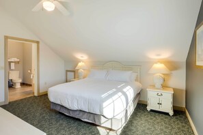 Apartment (4 Bedrooms) | Interior - 'beautiful Day Getaway' - Lake Michigan Views (Sheboygan)