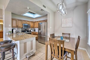 Interior - Lake Havasu Condo w/ Community Pool & Hot Tub (Lake Havasu City)