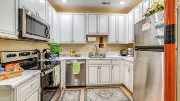 House (1 Bedroom) | Interior