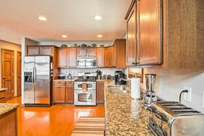 House (4 Bedrooms) | Interior