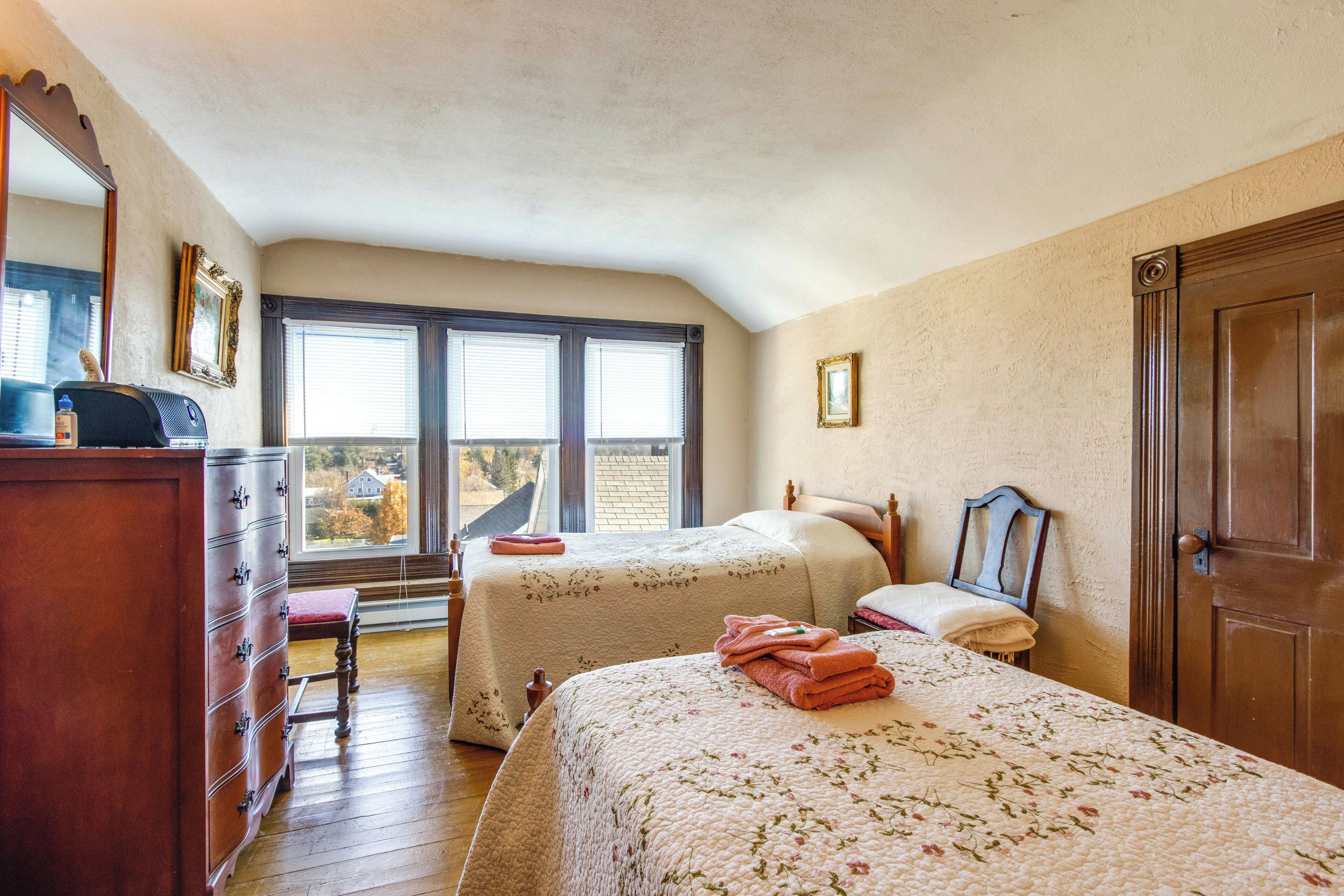 House (5 Bedrooms) | Interior