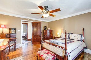 House (5 Bedrooms) | Interior
