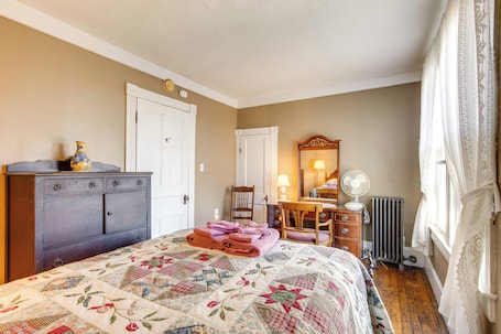 House (5 Bedrooms) | Interior