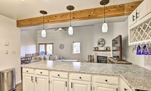 Apartment (4 Bedrooms) | Interior - Silverthorne Escape w/ Hot Tub & Mtn Views! (Silverthorne)