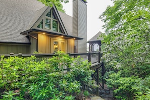 House (3 Bedrooms) | Interior - Brevard Chalet w/ Stunning Blue Ridge Mtn Views! (Brevard)