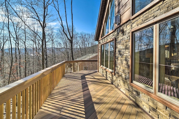 House (4 Bedrooms) | Front of property