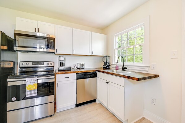 House (2 Bedrooms) | Interior