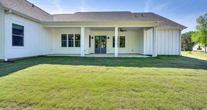 Clemson Home Near Memorial Stadium, Lake Hartwell!