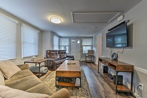 Cottage (3 Bedrooms) | Living area - Gulf Coast Cottage - Walk to Beach & Boardwalk! (Point Pleasant Beach)