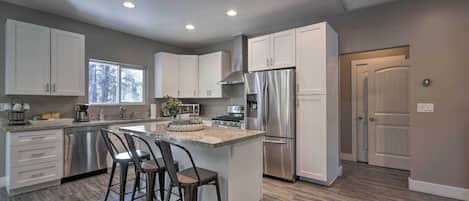 House (3 Bedrooms) | Interior