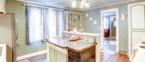 Microwave, oven, stovetop, dishwasher