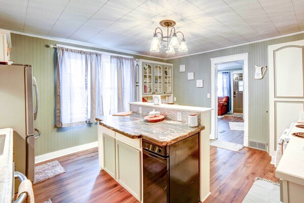 House (3 Bedrooms) | Interior