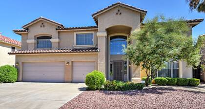Spacious Litchfield Park Home w/ Yard, Heated Pool