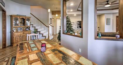 Luxurious Liberty Lake Hideaway w/ Hot Tub!