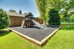 House (3 Bedrooms) | Interior - Cotter Home w/ Direct Access to White River! (Cotter)