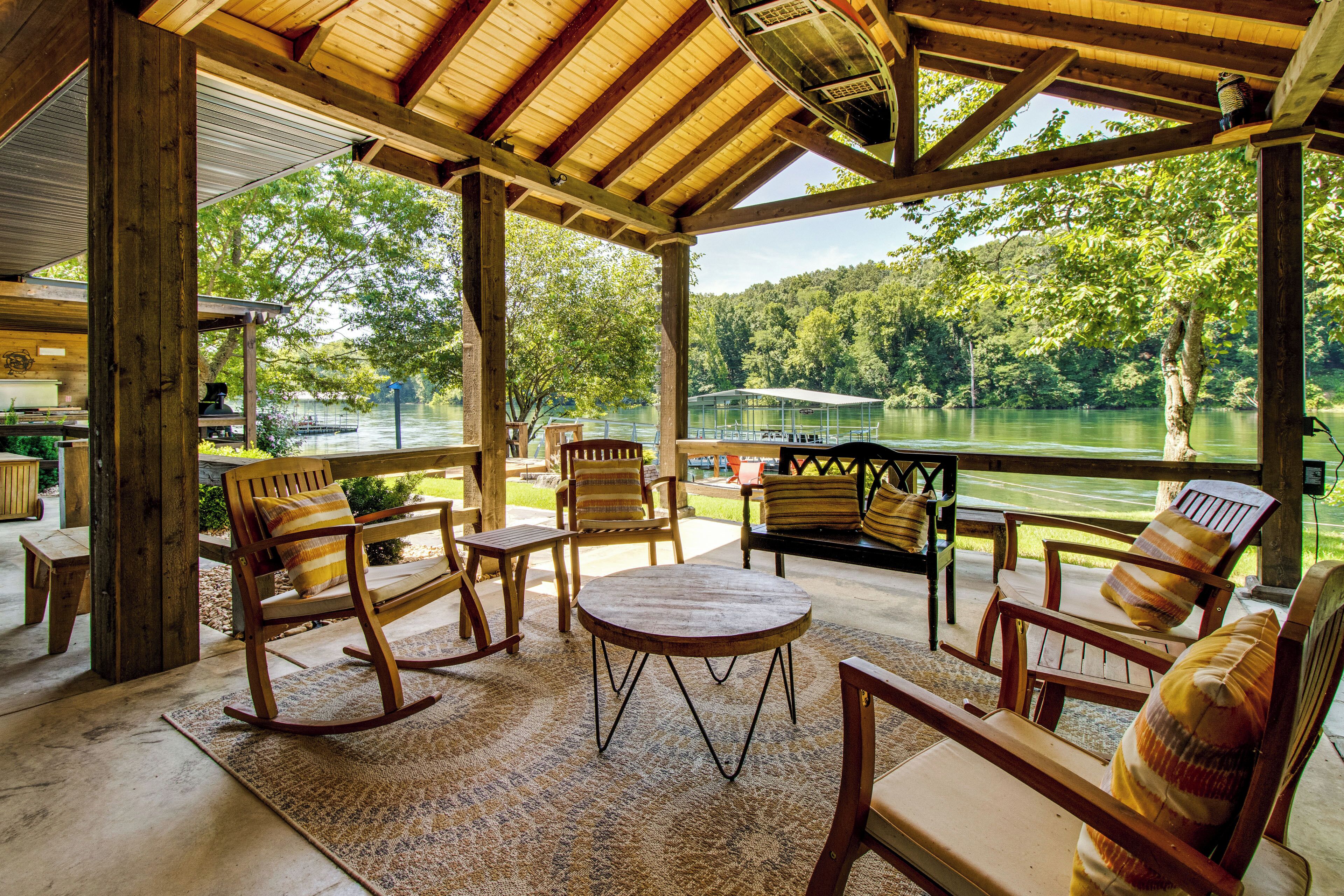 獨棟房屋 (3 Bedrooms) | 露台/庭院