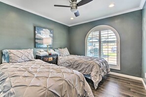 3 habitaciones, tabla de planchar con plancha y cunas gratuitas