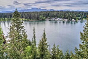 House (3 Bedrooms) | Interior - 'honeysuckle on Hayden' Lakefront Home w/ Dock! (Hayden)
