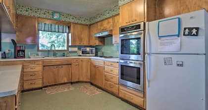 'honeysuckle on Hayden' Lakefront Home w/ Dock!