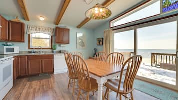 Cottage (3 Bedrooms) | Interior