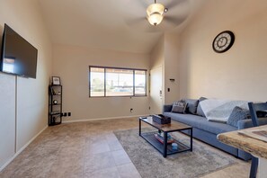Apartment (1 Bedroom) | Interior