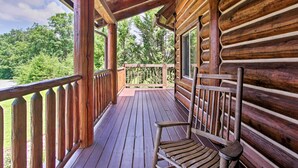 Terrace/patio - Family Retreat: Hot Tub, Bbq, Deck, & Game Room! (Sevierville)