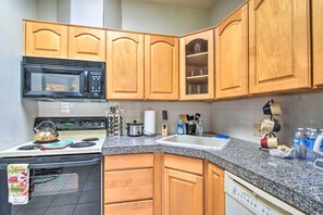 Apartment (1 Bedroom) | Interior - 'best Night's Sleep' Apt Near Skydive Arizona (Eloy)