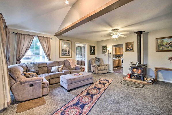 House (3 Bedrooms) | Interior