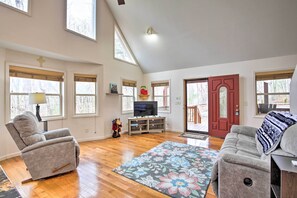 House (2 Bedrooms) | Interior - Cozy Hayesville Retreat w/ Deck & Mtn Views! (Hayesville)