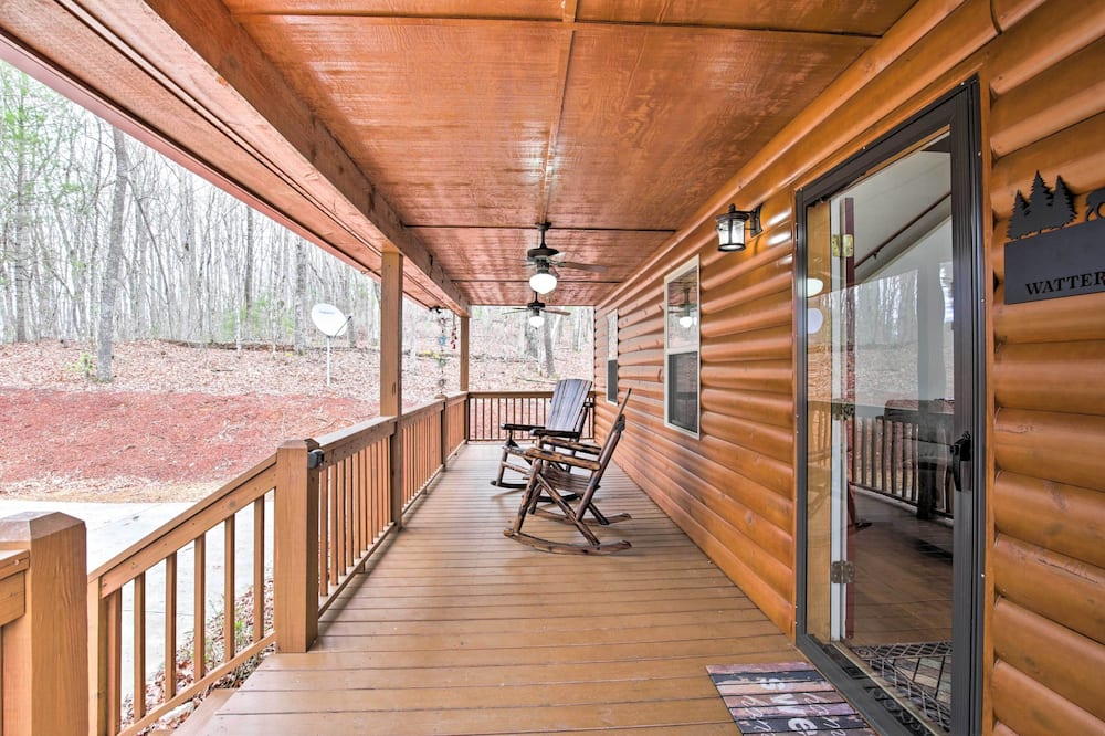 Cozy Hayesville Retreat w/ Deck & Mtn Views! - Tusquitee, NC