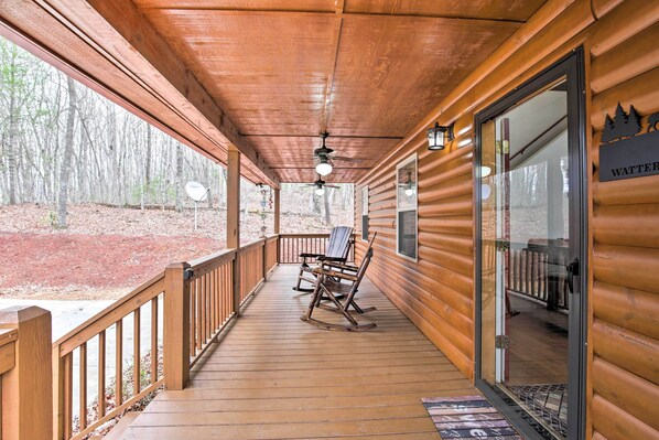 House (2 Bedrooms) | Interior - Cozy Hayesville Retreat w/ Deck & Mtn Views! (Hayesville)