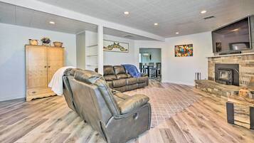 House (5 Bedrooms) | Interior