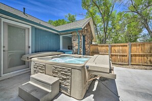 Interior - Stylish Basecamp 6850' Near Downtown Williams! (Williams)