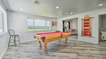 House (5 Bedrooms) | Interior