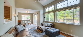 13 Mi to Dtwn Denver: Arvada Townhome w/ Deck