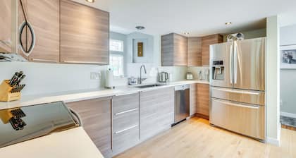 13 Mi to Dtwn Denver: Arvada Townhome w/ Deck